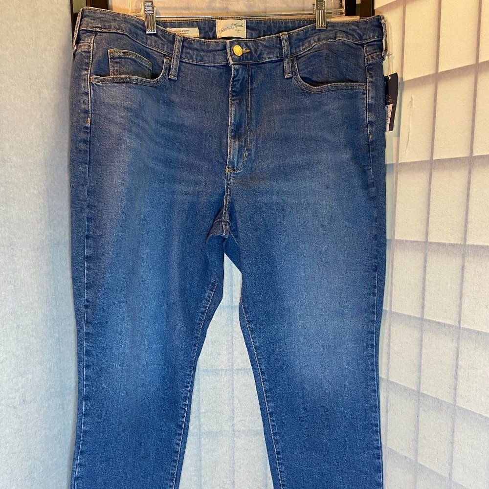 Universal Thread High Rise Straight Fitted Denim Jeans Medium Wash Blue NWT - Picture 1 of 10